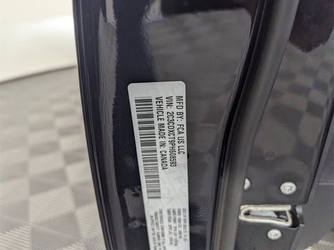 Used 2023 Dodge Charger R/T w/ Blacktop Package image 39