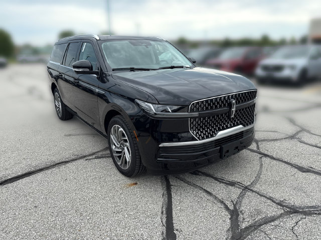 New 2027 Lincoln Navigator L Reserve AWD/4WD image 2