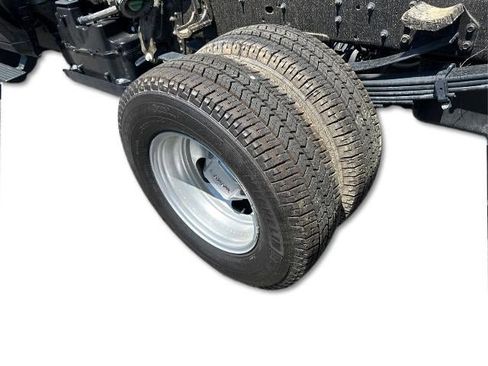 New 2025 GMC Sierra 3500 Pro w/ Convenience Package image 9