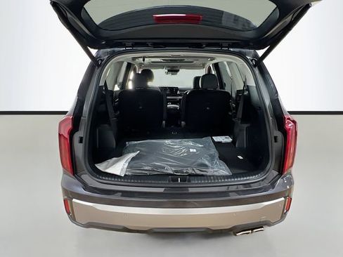 New 2025 Kia Telluride S image 29