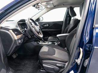 Used 2016 Jeep Cherokee Sport video 4