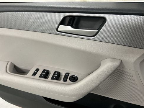 Used 2019 Hyundai Sonata SE FWD image 11