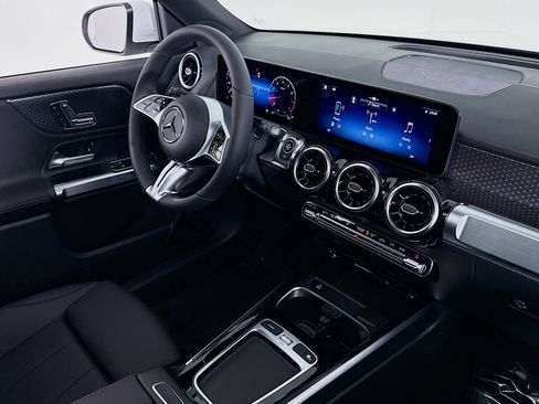 New 2026 Mercedes-Benz GLB 250 image 15