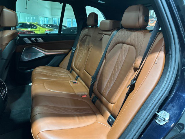 Used 2019 BMW X5 xDrive50i w/ M Sport Package AWD/4WD image 44