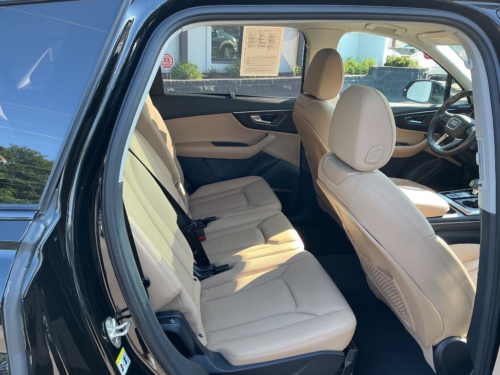 Used 2023 Audi Q7 3.0T Prestige AWD/4WD image 9