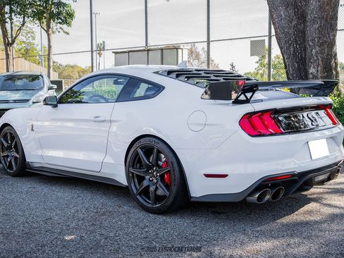 Used 2022 Ford Mustang Shelby GT500 w/ Carbon Fiber Track Pack image 6