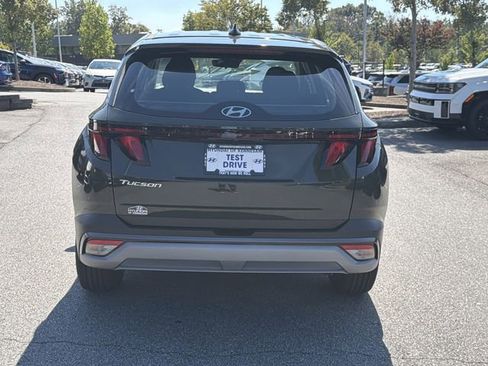 Certified 2026 Hyundai Tucson SE FWD image 6