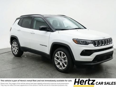 Used 2025 Jeep Compass Limited image 1