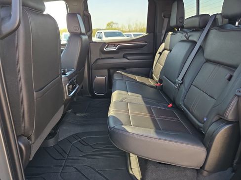 Certified 2024 Chevrolet Silverado 1500 High Country w/ High Country Premium Package AWD/4WD image 30