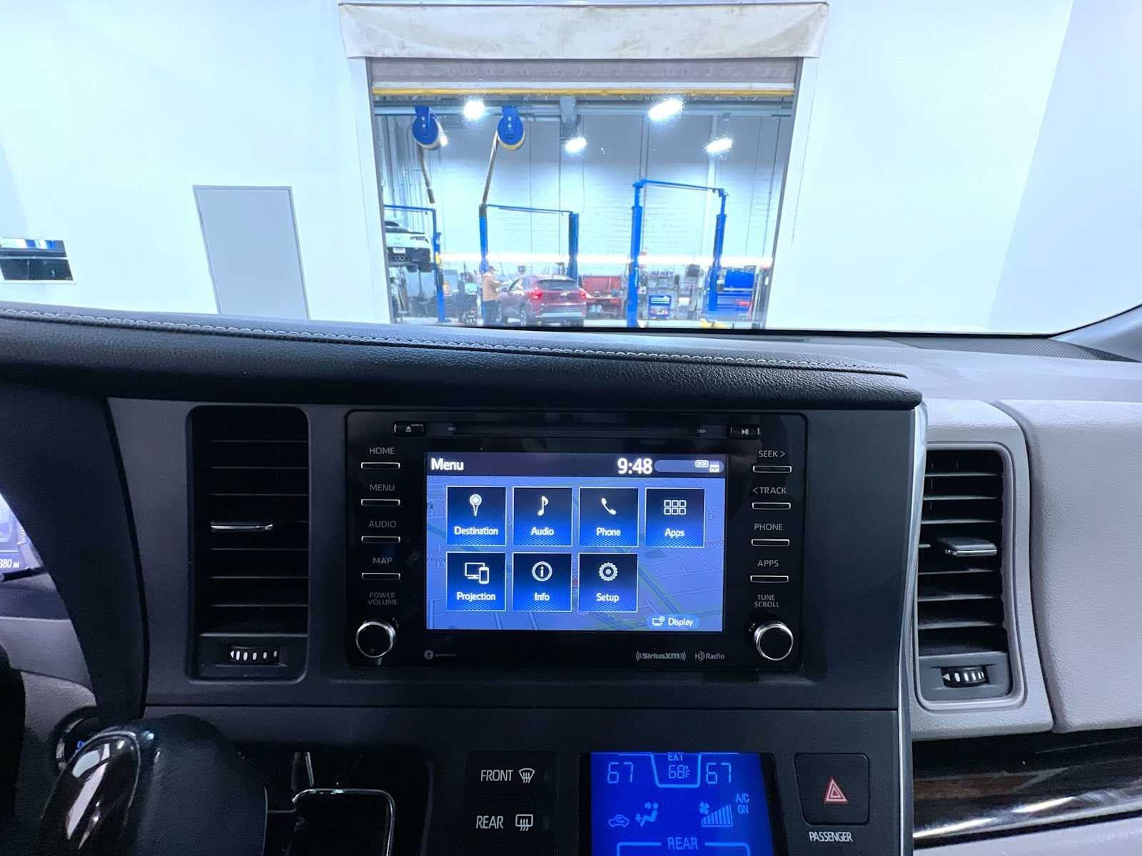 Used 2019 Toyota Sienna XLE w/ XLE Navigation Package FWD image 25