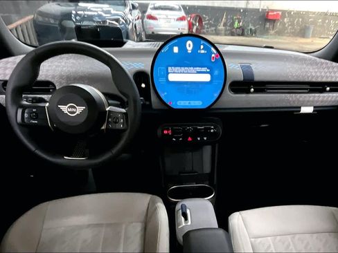 Certified 2025 MINI Cooper S image 17