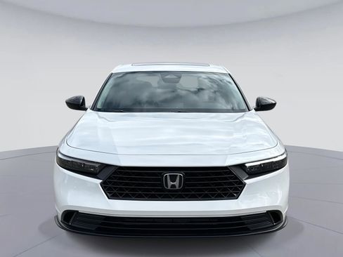 Certified 2025 Honda Accord SE image 9