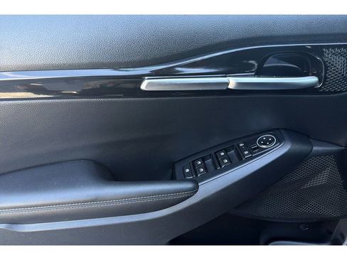 Used 2024 Kia Seltos EX FWD image 11