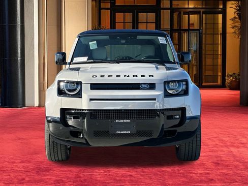 New 2026 Land Rover Defender 110 X-Dynamic SE image 7