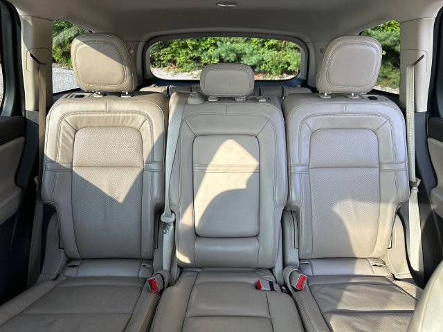 Used 2020 Lincoln Aviator Reserve w/ Elements Package Plus AWD/4WD image 37