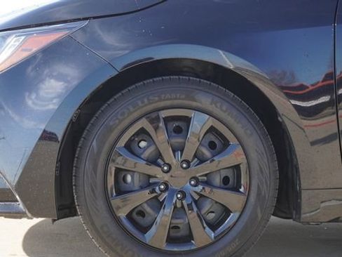 Used 2023 Toyota Corolla LE image 5