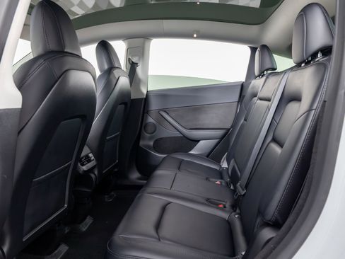 Used 2023 Tesla Model Y Long Range image 18