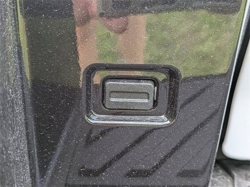 New 2025 GMC Hummer EV 3X image 13