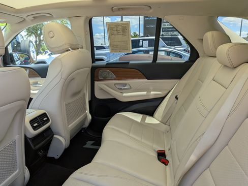 Used 2022 Mercedes-Benz GLE 350 w/ Premium Package image 13