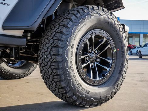 New 2026 Jeep Wrangler Unlimited Rubicon 392 image 9