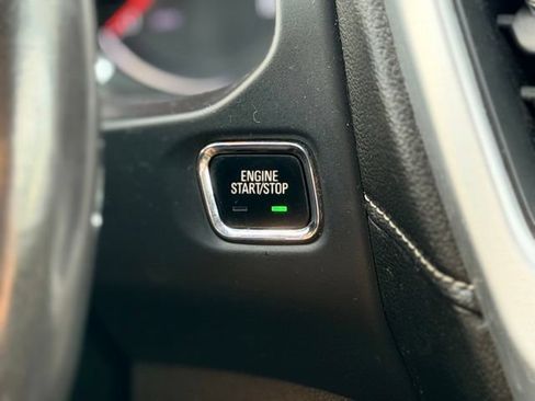 Used 2020 GMC Acadia SLE w/ Driver Convenience Package FWD image 13