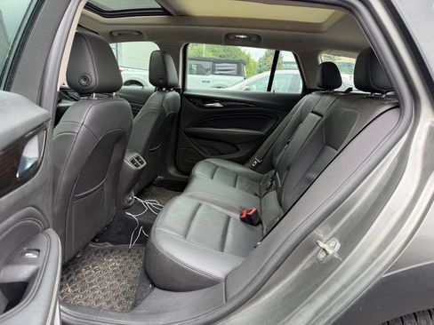 Used 2018 Buick Regal Essence w/ Driver Confidence Package #1 AWD/4WD image 4