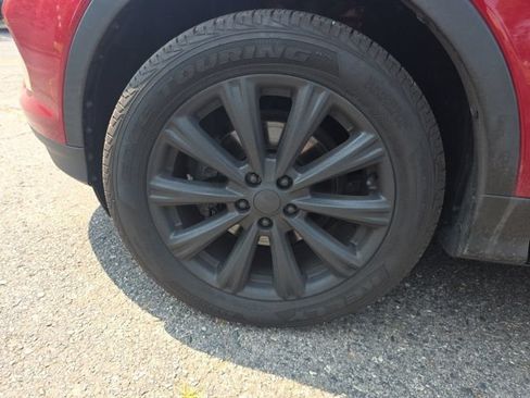 Used 2017 Ford Escape Titanium FWD image 4