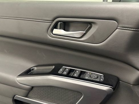 New 2026 Nissan Pathfinder SL AWD/4WD image 16