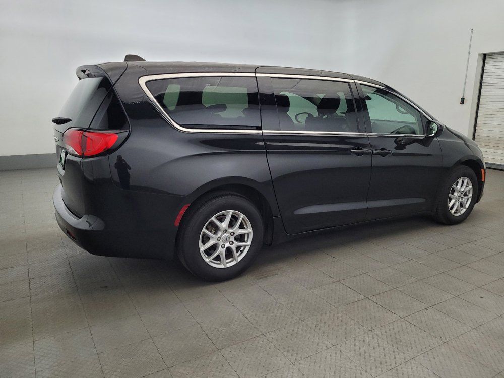 Used 2023 Chrysler Voyager LX FWD image 10