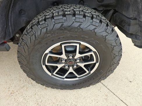 Used 2025 Jeep Wrangler Unlimited Rubicon image 25