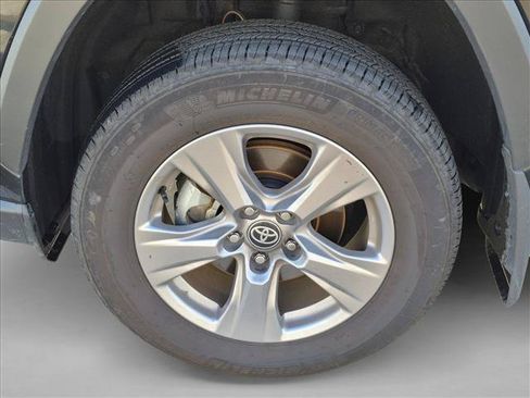 Used 2025 Toyota RAV4 XLE w/ Convenience Package AWD/4WD image 10