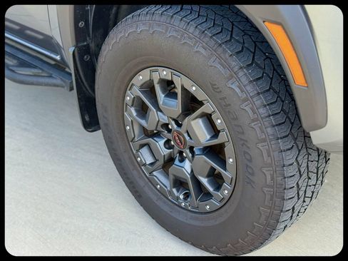 Used 2024 Nissan Frontier PRO-4X w/ Pro Premium Package AWD/4WD image 8