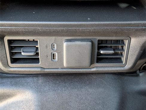 Used 2022 Chevrolet Silverado 1500 LT image 14