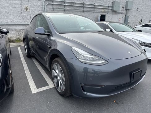 Used 2021 Tesla Model Y Long Range image 4