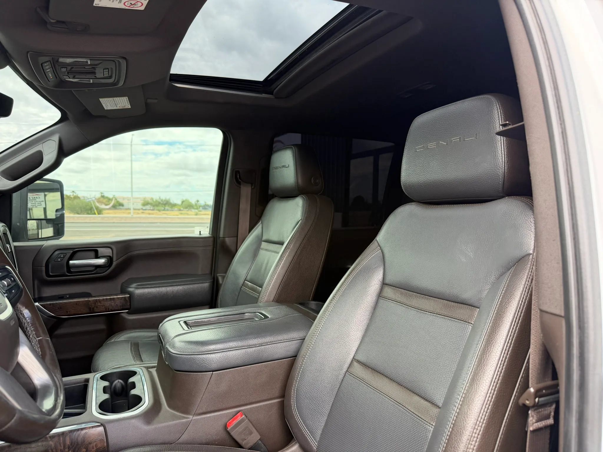 Used 2020 GMC Sierra 2500 Denali w/ Denali Ultimate Package AWD/4WD image 23