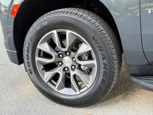 Used 2021 Chevrolet Tahoe LT w/ LT Signature Package image 29