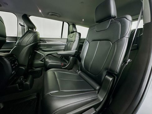 Used 2022 Jeep Grand Cherokee L Limited image 26