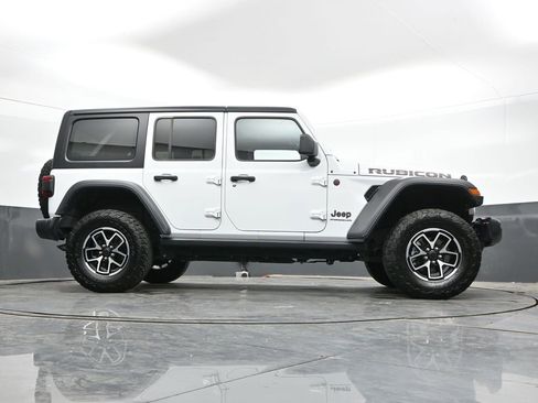 Used 2025 Jeep Wrangler Unlimited Rubicon AWD/4WD image 43