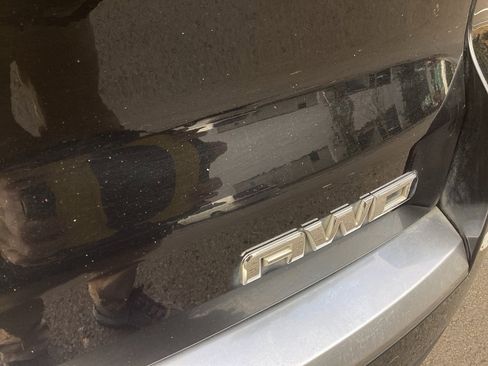 Used 2017 GMC Acadia Limited SLT image 16