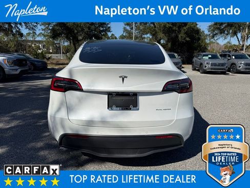 Used 2022 Tesla Model Y Long Range image 11