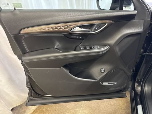 Certified 2021 Buick Envision Avenir w/ Technology Package II AWD/4WD image 25