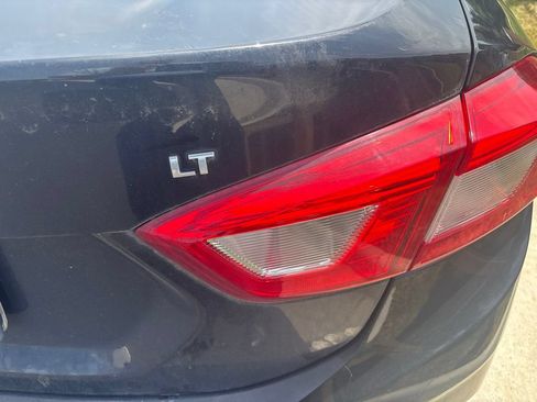 Used 2017 Chevrolet Cruze LT w/ Convenience Package FWD image 4