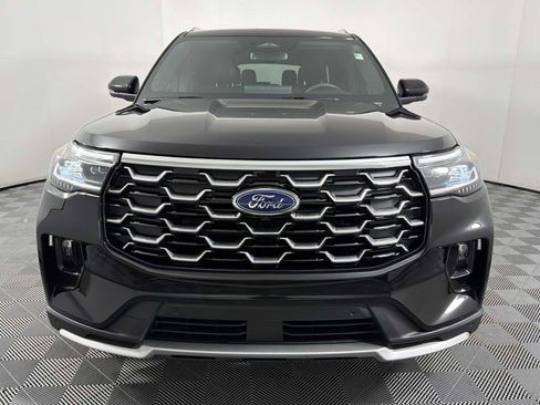 Used 2025 Ford Explorer Platinum image 2