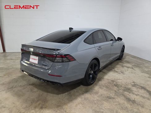 Used 2023 Honda Accord Sport image 6