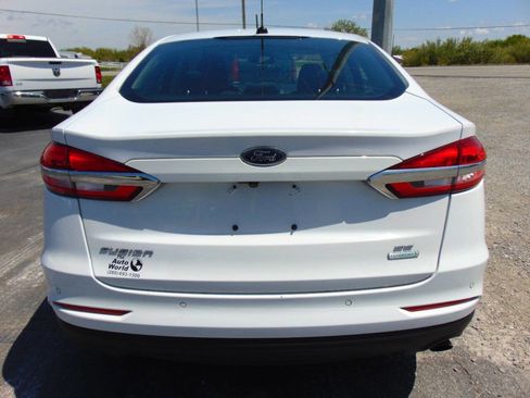 Used 2020 Ford Fusion SE FWD image 7