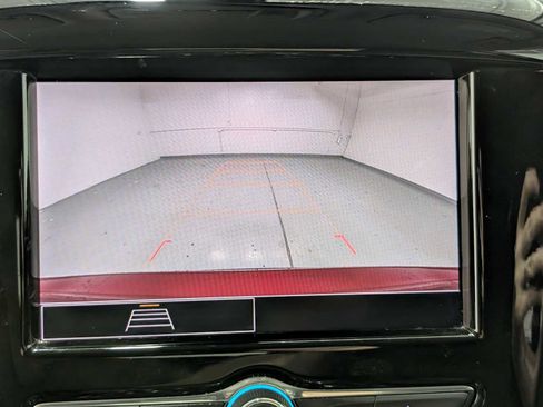 Used 2020 Chevrolet Traverse LT image 25