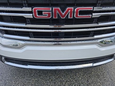 Used 2020 GMC Acadia SLE w/ Driver Convenience Package image 9