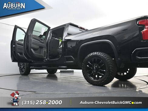 Used 2025 Chevrolet Silverado 2500 LT w/ Trail Boss Package AWD/4WD image 39