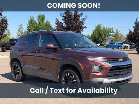 Used 2022 Chevrolet TrailBlazer LT w/ Driver Confidence Package AWD/4WD image 1