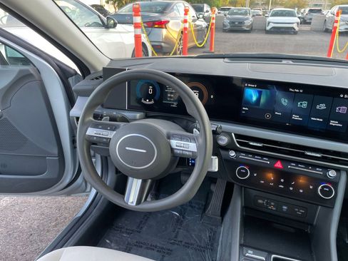 Used 2025 Hyundai Sonata SEL FWD image 35